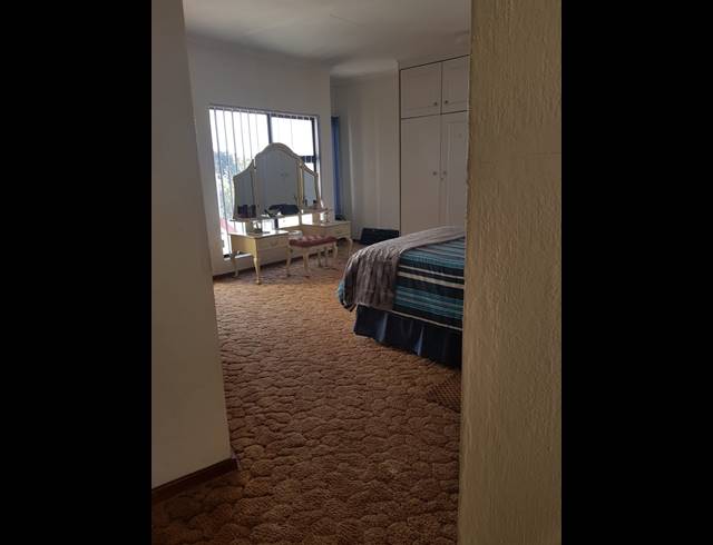 8 BEDROOM FREESTANDING FOR SALE IN REYNO RIDGE